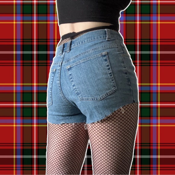 VINTAGE GRUNGE DENIM SHORTS - Picture 8 of 9